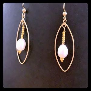 NWT Hand Beaded Gold pearl dangle earrings